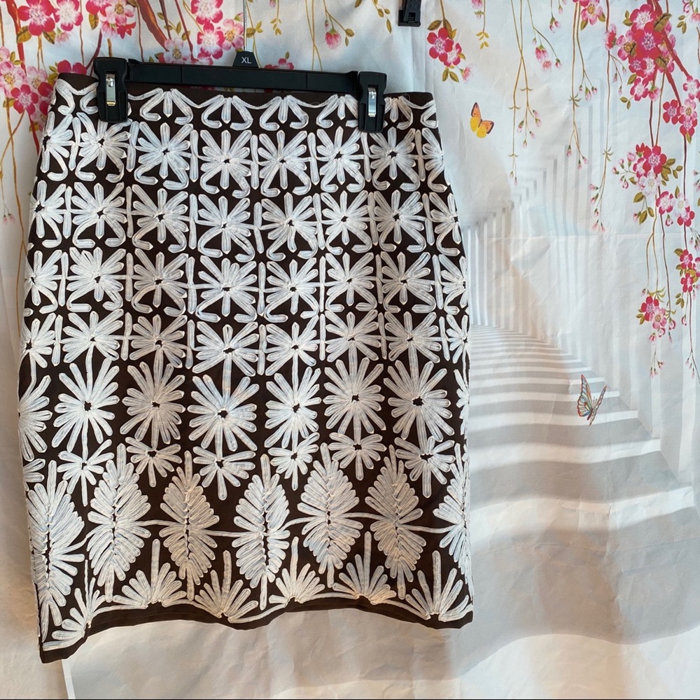 Worth Silk Pencil skirt